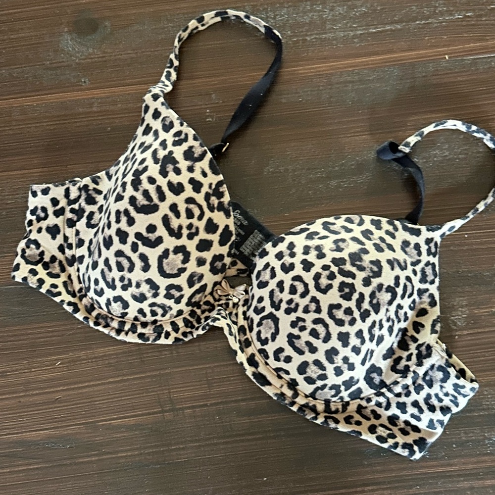 SOMA ANIMAL PRINT BRA 36B pre owned. Purchased here and reposting. Great deal!